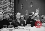 Standbild fashion parade Toronto Ontario Kanada, 1958, aus Sekunde 40 historischem Filmmaterial Videoclip 65675046601