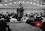 Standbild fashion parade Toronto Ontario Kanada, 1958, aus Sekunde 41 historischem Filmmaterial Videoclip 65675046601