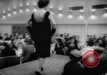 Standbild fashion parade Toronto Ontario Kanada, 1958, aus Sekunde 53 historischem Filmmaterial Videoclip 65675046601