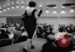 Standbild fashion parade Toronto Ontario Kanada, 1958, aus Sekunde 54 historischem Filmmaterial Videoclip 65675046601