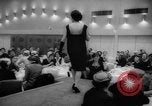 Standbild fashion parade Toronto Ontario Kanada, 1958, aus Sekunde 55 historischem Filmmaterial Videoclip 65675046601