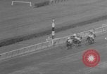 Image course de chevaux Elmont New York USA, 1958, de la seconde 26 séquences d'archives historiques vidéo 65675046608