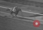 Image course de chevaux Elmont New York USA, 1958, de la seconde 56 séquences d'archives historiques vidéo 65675046608