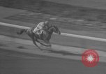 Image course de chevaux Elmont New York USA, 1958, de la seconde 57 séquences d'archives historiques vidéo 65675046608