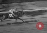 Image course de chevaux Elmont New York USA, 1958, de la seconde 62 séquences d'archives historiques vidéo 65675046608