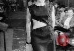 Immagine di Sfilata di moda Budapest Ungheria, 1966, secondo 21 filmato di repertorio 65675046620