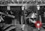 Immagine di Sfilata di moda Budapest Ungheria, 1966, secondo 31 filmato di repertorio 65675046620