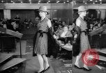 Immagine di Sfilata di moda Budapest Ungheria, 1966, secondo 34 filmato di repertorio 65675046620