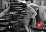 Immagine di Sfilata di moda Budapest Ungheria, 1966, secondo 43 filmato di repertorio 65675046620