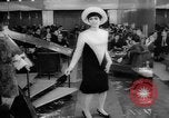 Immagine di Sfilata di moda Budapest Ungheria, 1966, secondo 56 filmato di repertorio 65675046620