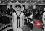 Immagine di Sfilata di moda Budapest Ungheria, 1966, secondo 58 filmato di repertorio 65675046620