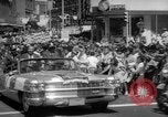 Immagine di Atlanta Braves squadra di baseball in parata sulla Peachtree Street Atlanta Georgia USA, 1966, secondo 18 filmato di repertorio 65675046621