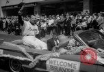Immagine di Atlanta Braves squadra di baseball in parata sulla Peachtree Street Atlanta Georgia USA, 1966, secondo 22 filmato di repertorio 65675046621