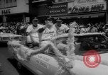 Immagine di Atlanta Braves squadra di baseball in parata sulla Peachtree Street Atlanta Georgia USA, 1966, secondo 33 filmato di repertorio 65675046621