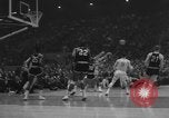 Image Les champions de basket-ball 1962 Cincinnati College United States USA, 1962, de la seconde 4 séquences d'archives historiques vidéo 65675046641