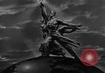 Standbild sowjetischen May Day Feier am Ende der Zweiten Weltkrieg Leningrad Russland Sowjetunion, 1945, aus Sekunde 4 historischem Filmmaterial Videoclip 65675046647