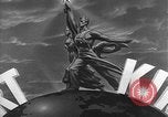 Standbild sowjetischen May Day Feier am Ende der Zweiten Weltkrieg Leningrad Russland Sowjetunion, 1945, aus Sekunde 8 historischem Filmmaterial Videoclip 65675046647