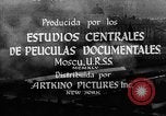 Standbild sowjetischen May Day Feier am Ende der Zweiten Weltkrieg Leningrad Russland Sowjetunion, 1945, aus Sekunde 26 historischem Filmmaterial Videoclip 65675046647