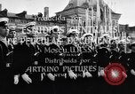 Standbild sowjetischen May Day Feier am Ende der Zweiten Weltkrieg Leningrad Russland Sowjetunion, 1945, aus Sekunde 30 historischem Filmmaterial Videoclip 65675046647