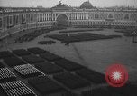 Standbild sowjetischen May Day Feier am Ende der Zweiten Weltkrieg Leningrad Russland Sowjetunion, 1945, aus Sekunde 38 historischem Filmmaterial Videoclip 65675046647
