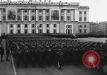 Standbild sowjetischen May Day Feier am Ende der Zweiten Weltkrieg Leningrad Russland Sowjetunion, 1945, aus Sekunde 43 historischem Filmmaterial Videoclip 65675046647