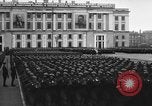 Standbild sowjetischen May Day Feier am Ende der Zweiten Weltkrieg Leningrad Russland Sowjetunion, 1945, aus Sekunde 46 historischem Filmmaterial Videoclip 65675046647