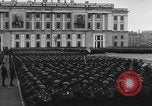 Standbild sowjetischen May Day Feier am Ende der Zweiten Weltkrieg Leningrad Russland Sowjetunion, 1945, aus Sekunde 48 historischem Filmmaterial Videoclip 65675046647