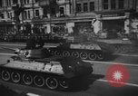 Standbild May Day Feier Kiew Ukraine, 1946, aus Sekunde 54 historischem Filmmaterial Videoclip 65675046648
