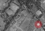 Standbild Air Strike Vietnam, 1966, aus Sekunde 3 historischem Filmmaterial Videoclip 65675046651