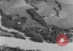 Standbild Air Strike Vietnam, 1966, aus Sekunde 14 historischem Filmmaterial Videoclip 65675046651