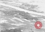 Standbild Air Strike Vietnam, 1966, aus Sekunde 18 historischem Filmmaterial Videoclip 65675046651