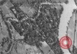 Standbild Air Strike Vietnam, 1966, aus Sekunde 26 historischem Filmmaterial Videoclip 65675046651