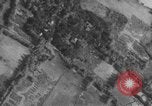 Standbild Air Strike Vietnam, 1966, aus Sekunde 30 historischem Filmmaterial Videoclip 65675046651