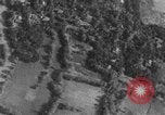 Standbild Air Strike Vietnam, 1966, aus Sekunde 33 historischem Filmmaterial Videoclip 65675046651
