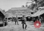 Immagine di Danni dovuti a sgranare Il Vietnam, 1962, secondo 7 filmato di repertorio 65675046658