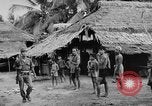 Immagine di Danni dovuti a sgranare Il Vietnam, 1962, secondo 12 filmato di repertorio 65675046658