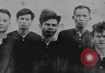 Immagine di Dignitari guarda una sfilata Il Vietnam, 1962, secondo 11 filmato di repertorio 65675046659