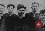 Immagine di Dignitari guarda una sfilata Il Vietnam, 1962, secondo 13 filmato di repertorio 65675046659