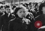 Immagine di Dignitari guarda una sfilata Il Vietnam, 1962, secondo 37 filmato di repertorio 65675046659