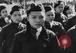 Immagine di Dignitari guarda una sfilata Il Vietnam, 1962, secondo 38 filmato di repertorio 65675046659