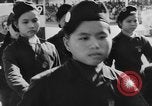 Immagine di Dignitari guarda una sfilata Il Vietnam, 1962, secondo 39 filmato di repertorio 65675046659