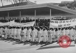 Immagine di Dignitari guarda una sfilata Il Vietnam, 1962, secondo 41 filmato di repertorio 65675046659