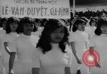 Immagine di Dignitari guarda una sfilata Il Vietnam, 1962, secondo 58 filmato di repertorio 65675046659