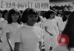 Immagine di Dignitari guarda una sfilata Il Vietnam, 1962, secondo 59 filmato di repertorio 65675046659