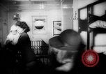 Immagine di British spose di guerra New York United States USA, 1946, secondo 14 filmato di repertorio 65675046678