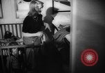 Immagine di British spose di guerra New York United States USA, 1946, secondo 17 filmato di repertorio 65675046678