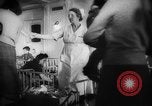 Immagine di British spose di guerra New York United States USA, 1946, secondo 22 filmato di repertorio 65675046678