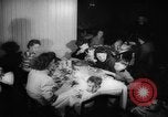 Immagine di British spose di guerra New York United States USA, 1946, secondo 42 filmato di repertorio 65675046678