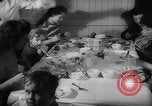 Immagine di British spose di guerra New York United States USA, 1946, secondo 44 filmato di repertorio 65675046678