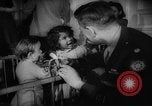 Immagine di British spose di guerra New York United States USA, 1946, secondo 51 filmato di repertorio 65675046678
